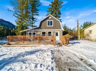 8613 Golden Valley Dr, Maple Falls, WA 98266