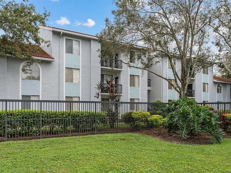 Cypress Shores — Photo 22