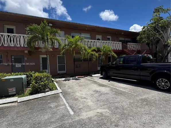 270 NE 191st St APT 108, Miami, FL 33179