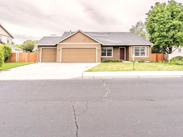 1334 NW Spruce Ave, Redmond, OR 97756