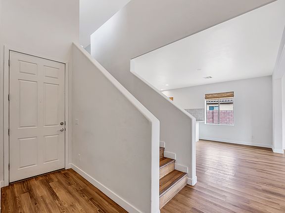 4th image of 861 W Love Rd