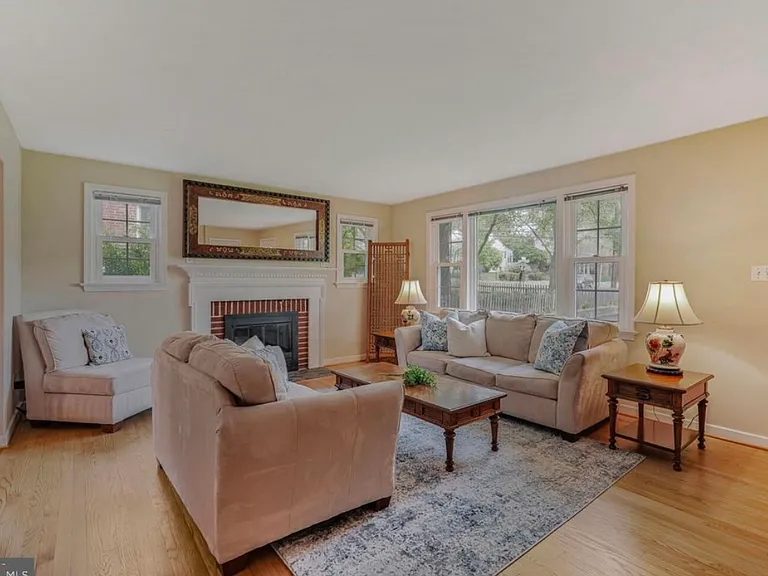 2622 N Lexington St — Photo 4