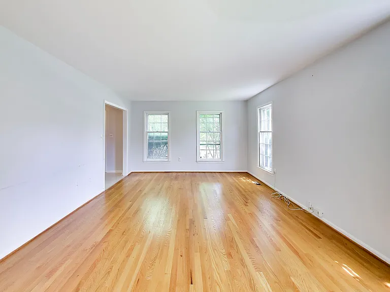991 Farm Haven Dr — Photo 8