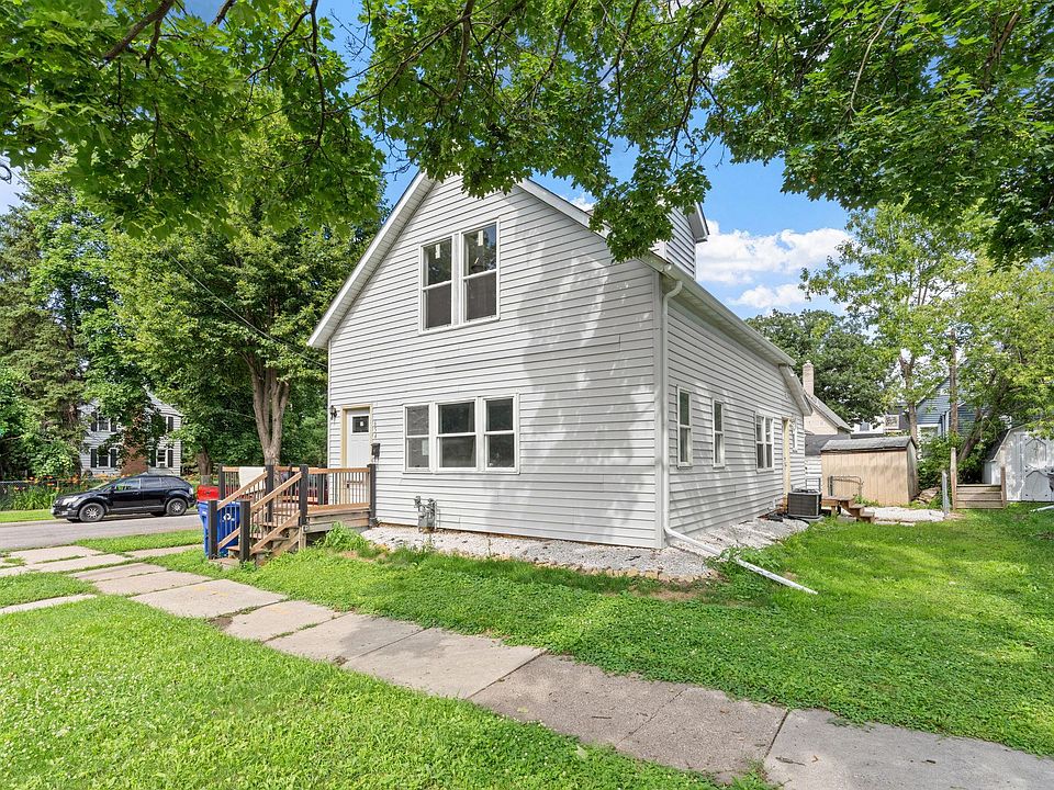 1st image of 654 Winslow Ave