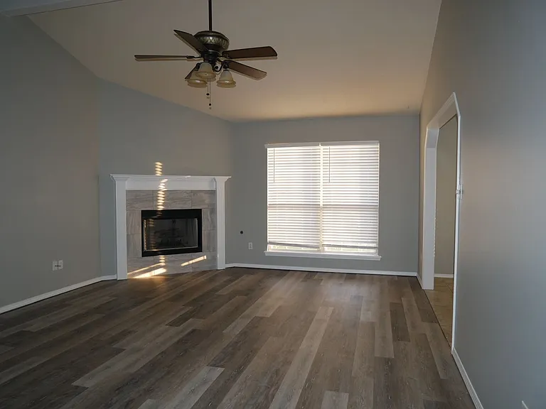 1401 Osage Dr — Photo 4