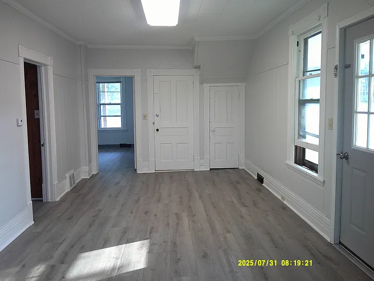 233 W Bluff St #B — Photo 1