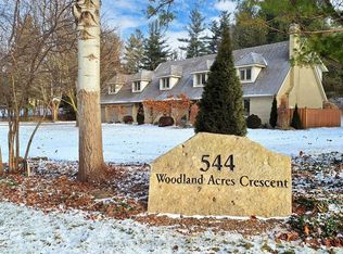 544 Woodland Acres Cres, Vaughan, ON