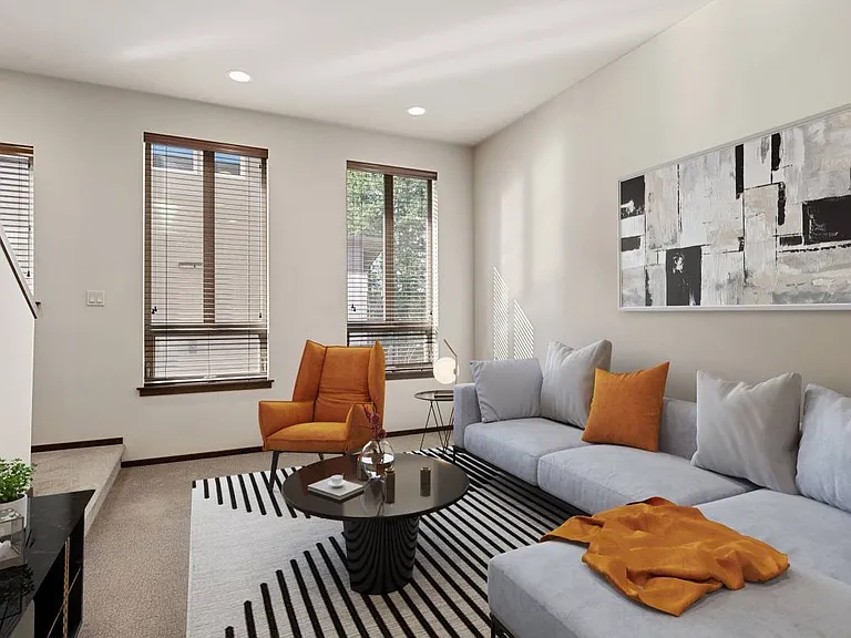 184 Madrona Way NE — Photo 1
