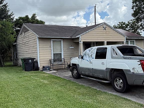 5th image of 5047 Idaho St