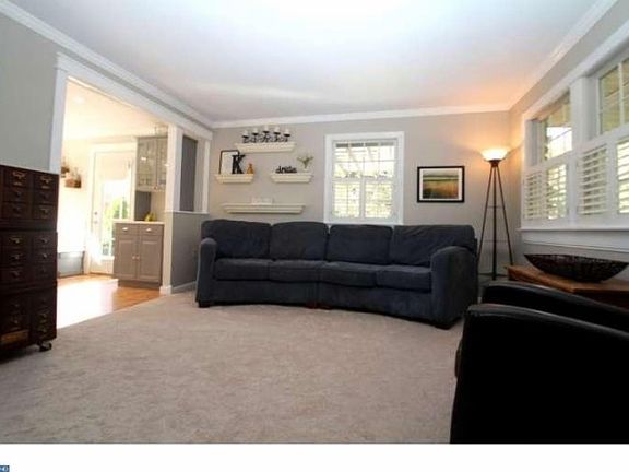 2nd image of 551 Columbia Ave