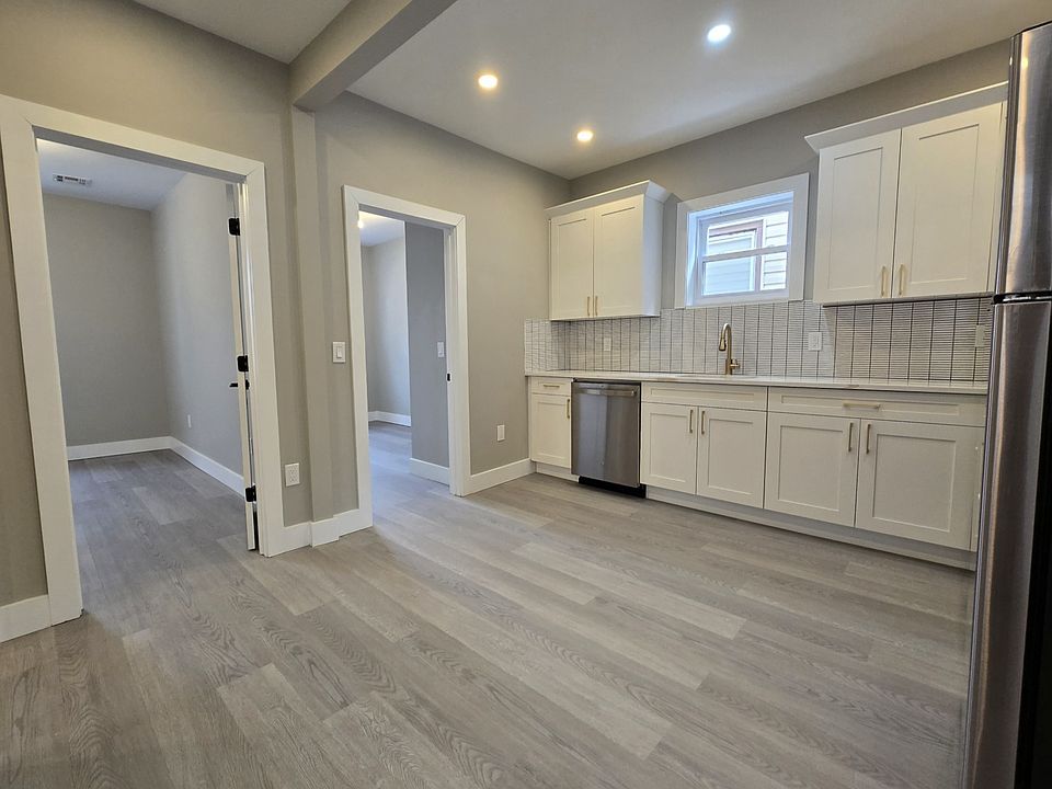 1st image of 144 Stevens Ave #1