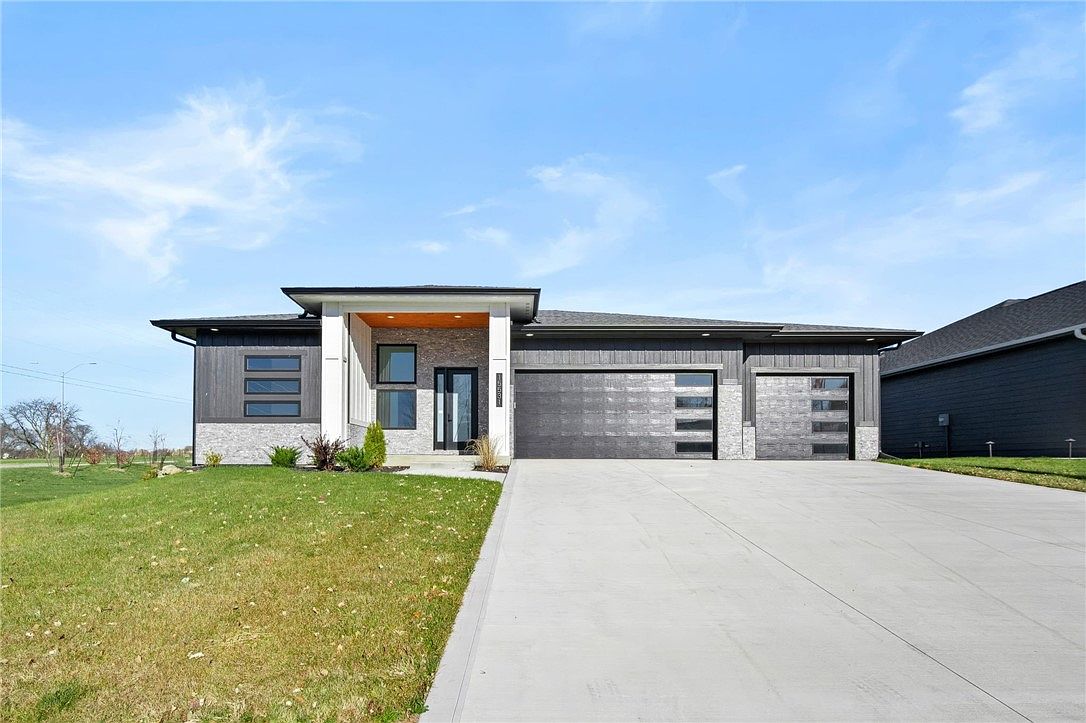 15531 Springbrook Trl, Urbandale, IA 50323 Zillow