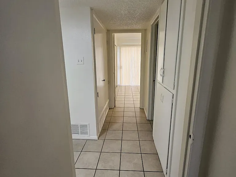 517 Palomas Dr SE #B — Photo 15