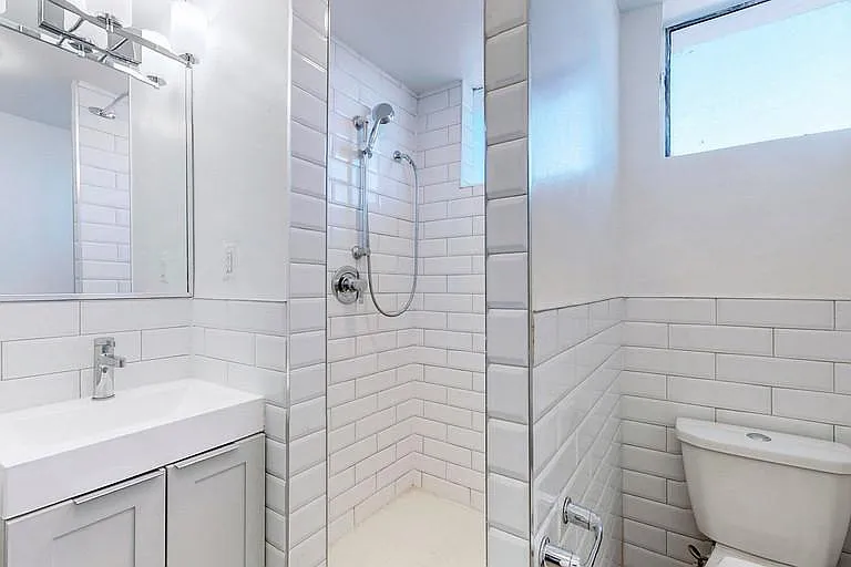 70 Spadina Rd — Photo 13