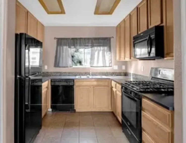 1541 Linnbaker Ln #202 — Photo 7