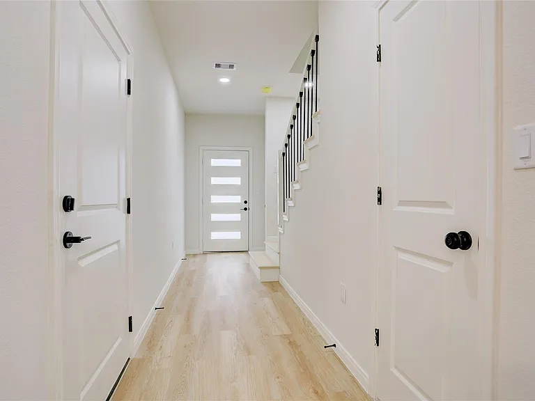 8314 Williamsdell St #A — Photo 7