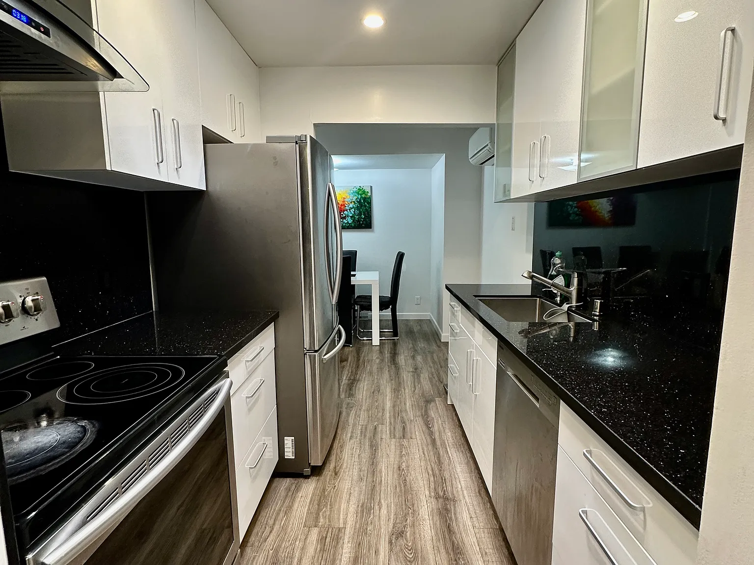 2 bed, 1158 sqft, $4,500 — Photo 1