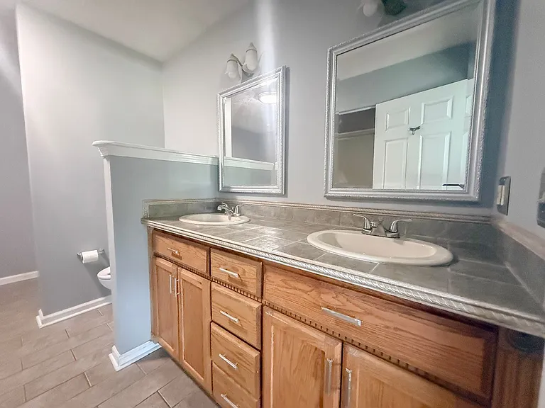 3339 Riveroaks Dr — Photo 16