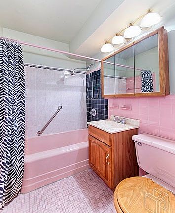 4th image of 311 E 71st St APT 8D