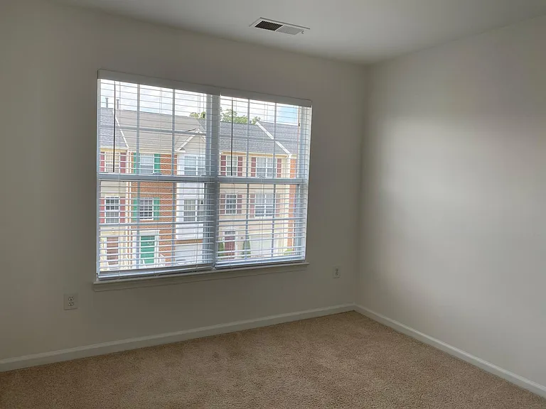 13237 Rolling Plains Ct — Photo 10