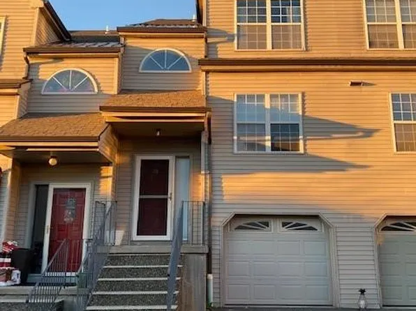 782 Oronoke Rd APT 28, Waterbury, CT 06708