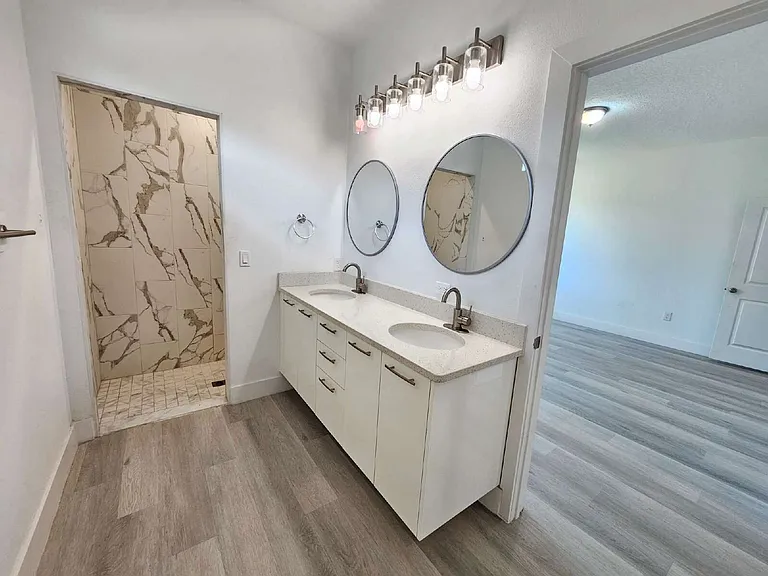 1370 Cogan Dr SE — Photo 11