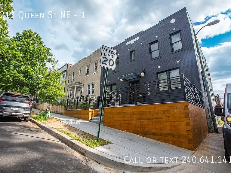 1213 Queen St NE #1 — Photo 2