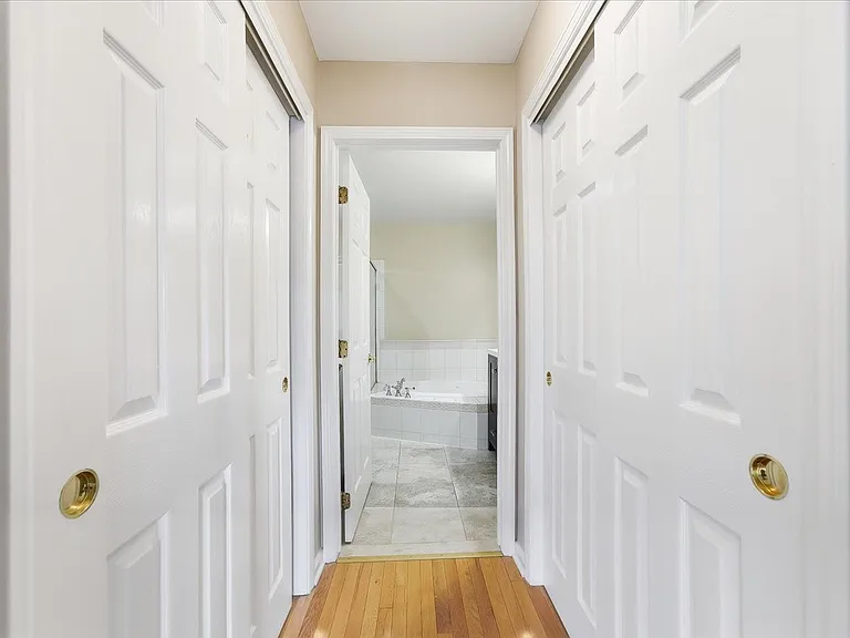 334 Wilshire Dr — Photo 9
