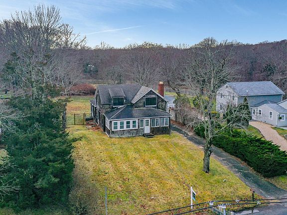 3rd image of 139 Sag Harbor Tpke