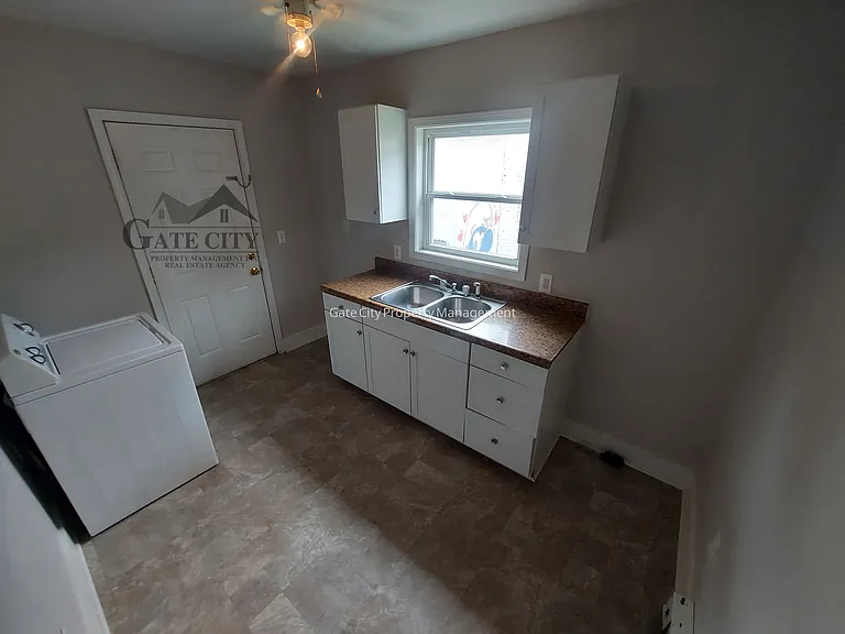 341 Ennis St #B — Photo 3
