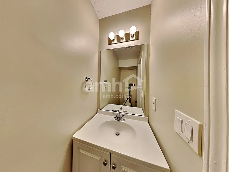 131 The Esplanade Way SW — Photo 7