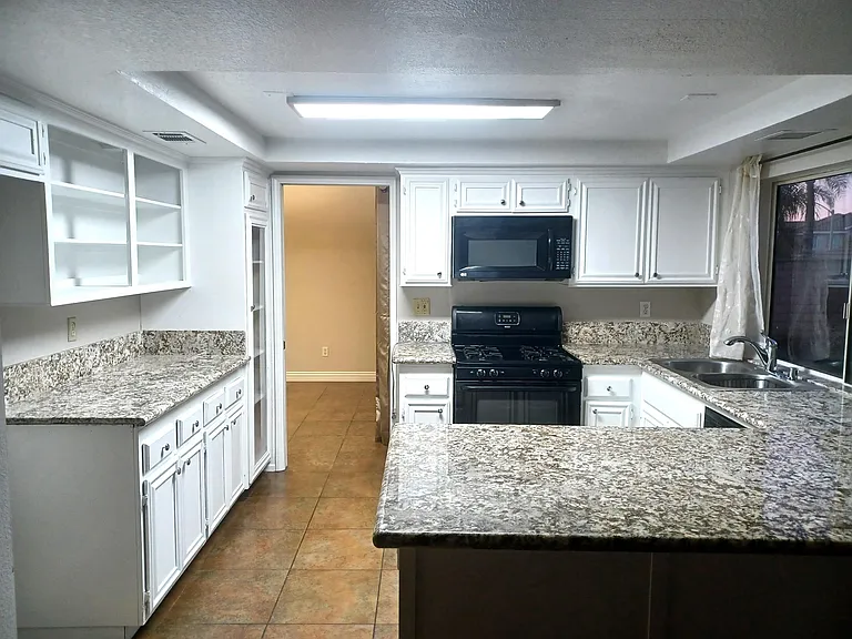 7048 Westport St — Photo 3