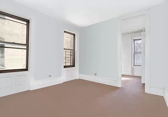 3rd image of 3692 Broadway APT 44