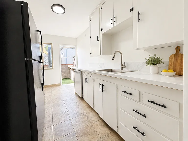 5072 Cape May Ave — Photo 1