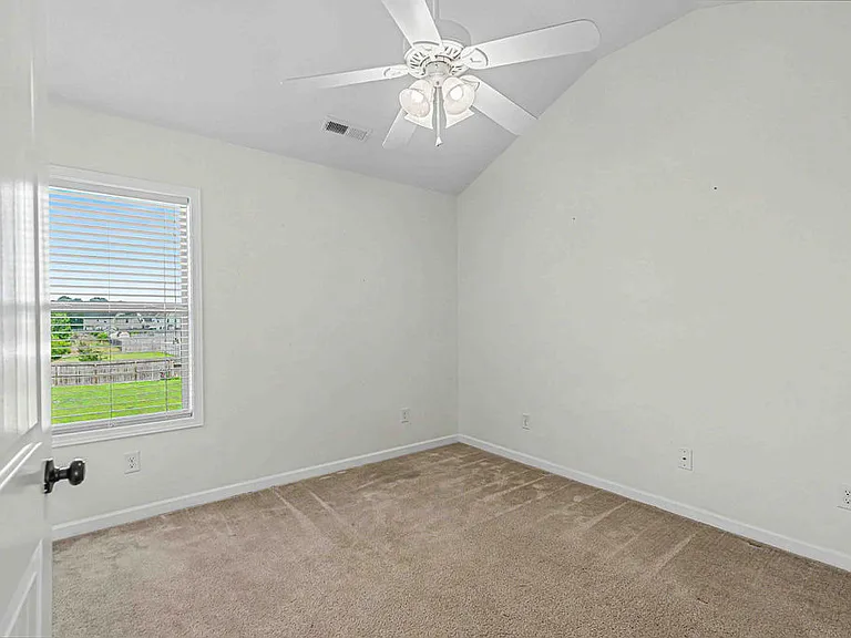 123 Saw Grass Dr — Photo 32