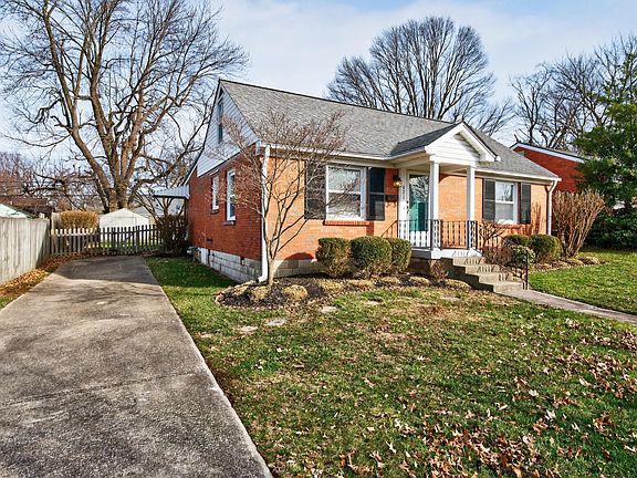 2nd image of 621 Cardinal Ln