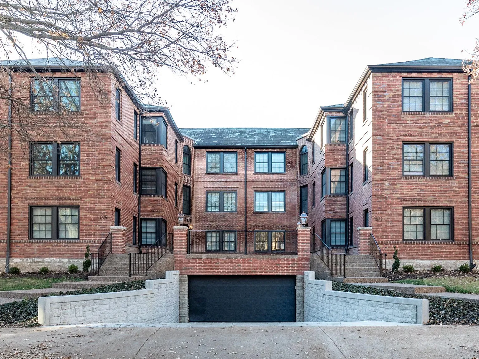 2 bed, 1350 sqft, $2,400 — Photo 1