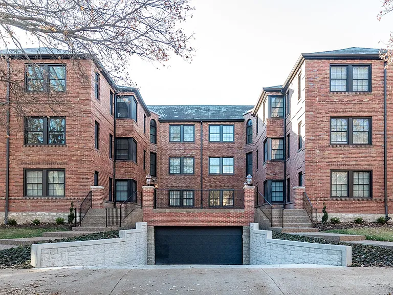 7570 Oxford Dr #1 — Photo 1