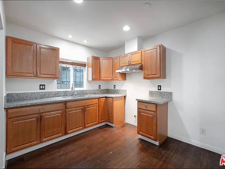 1530 5th Ave #1530 — Photo 5