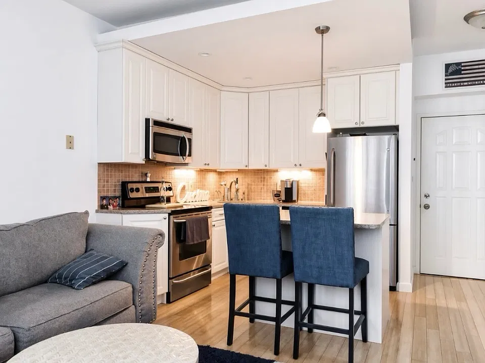 21 Arizona Ave #101
