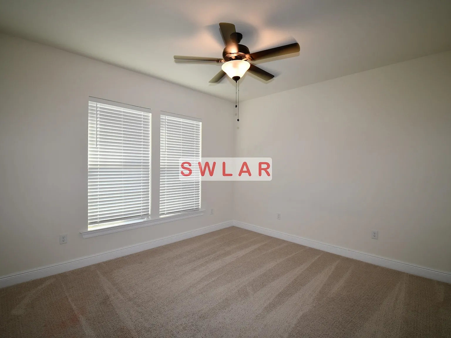 4 bed, 2.5 bath, 1851 sqft, $2,500 — Photo 2