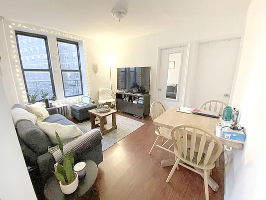 Rented by City Heights Realty | media 7