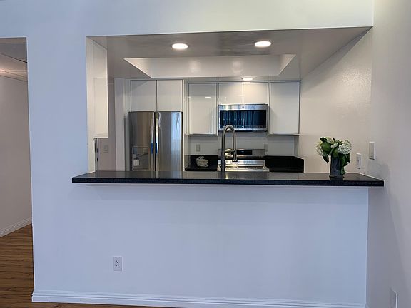 4th image of 1943 Selby Ave APT 103