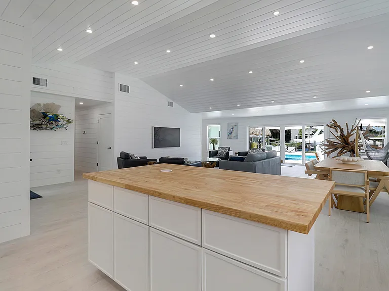 2443 E Edgewater Dr — Photo 24