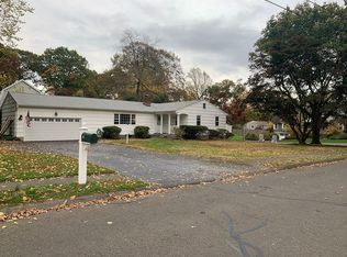 8 Old Field Rd, Norwalk, CT 06853