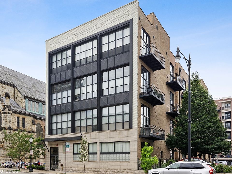 1st image of 1918 S Michigan Ave APT 205