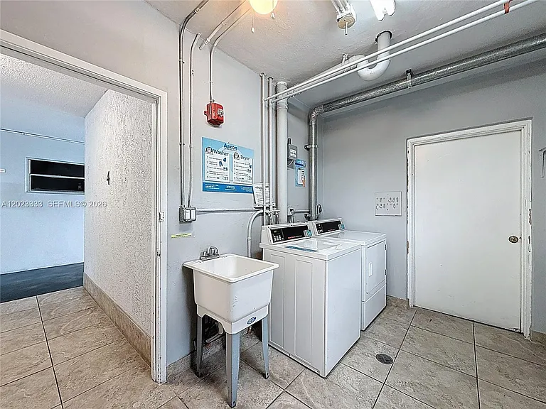 1000 NE 14th Ave #411 — Photo 14