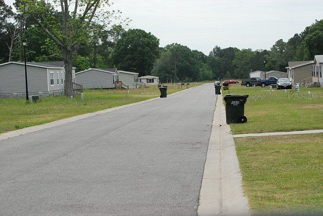 2nd image of 1334 Ferry Lake Rd