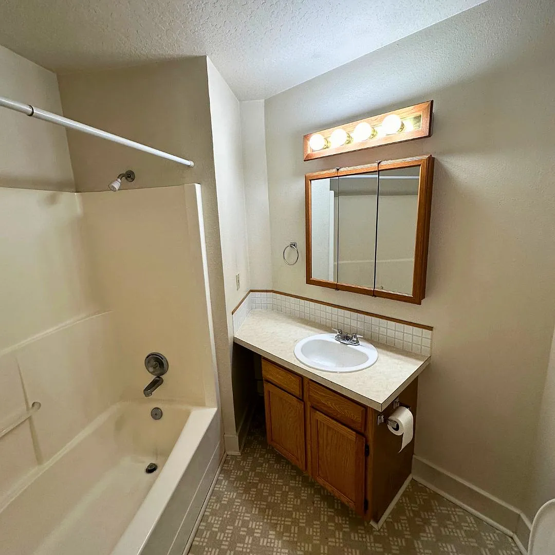 1 bed, 875 sqft, $950 — Photo 3