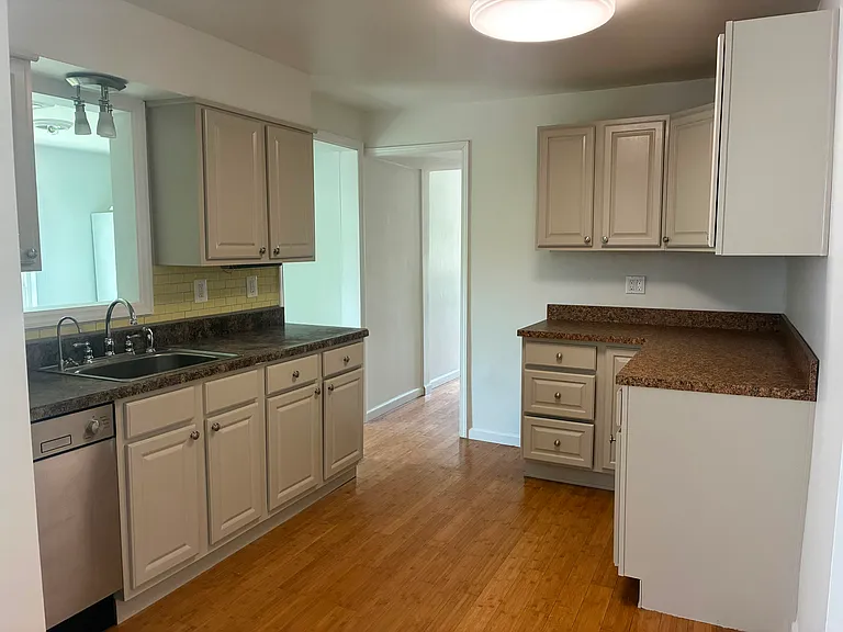 18 N Central Ave — Photo 19